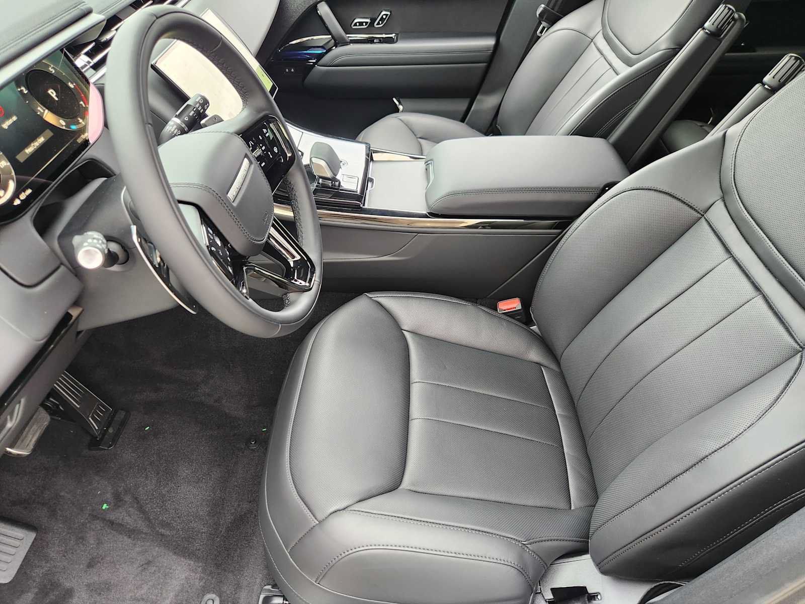 New 2026 Land Rover Range Rover Sport Dynamic SE AWD/4WD image 4
