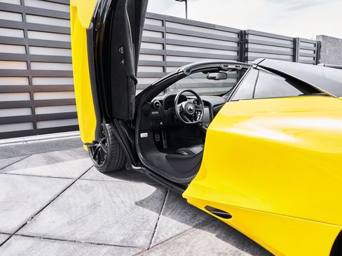 Used 2021 McLaren 720S Luxury RWD image 29