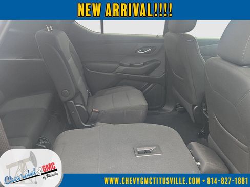 Used 2023 Chevrolet Traverse LT image 23