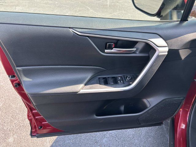 Used 2019 Toyota RAV4 XLE w/ Convenience Package AWD/4WD image 24