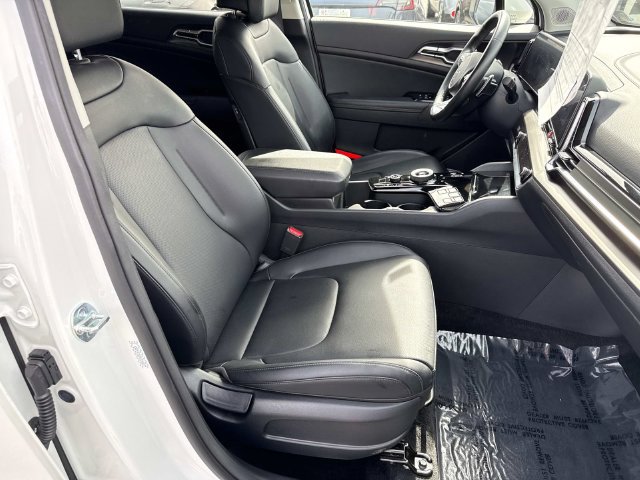 Used 2025 Kia Sportage EX AWD/4WD image 9