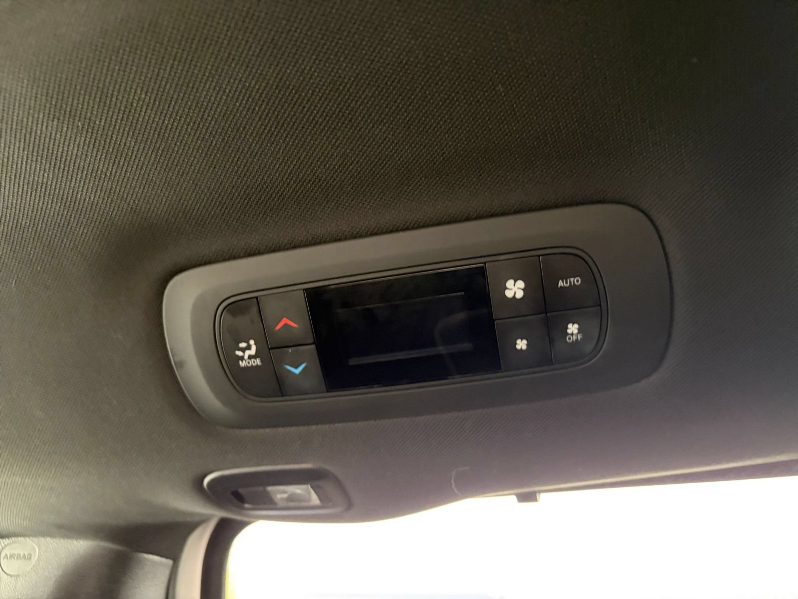 Used 2025 Chrysler Pacifica Limited FWD image 25