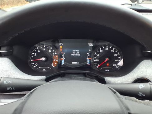 Used 2023 Jeep Compass Latitude image 21