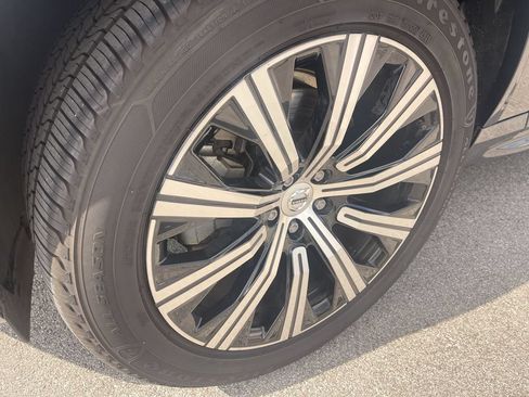 Used 2024 Volvo XC90 B6 Plus AWD/4WD image 10