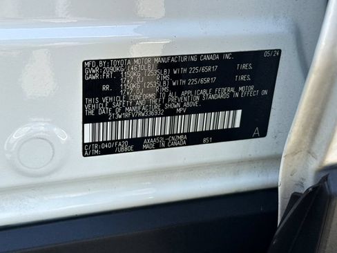 Used 2024 Toyota RAV4 XLE FWD image 42