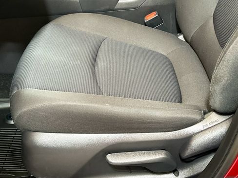 Used 2023 Toyota RAV4 LE AWD/4WD image 16