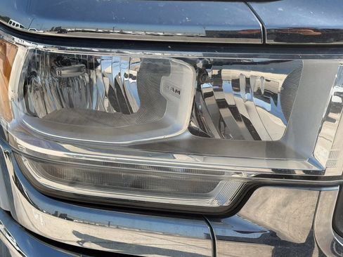 Used 2022 RAM 3500 Tradesman w/ Chrome Appearance Group AWD/4WD image 4