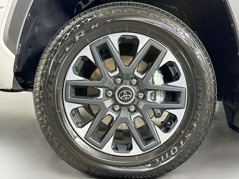 Used 2024 Toyota Tundra Limited w/ Power Package AWD/4WD image 11