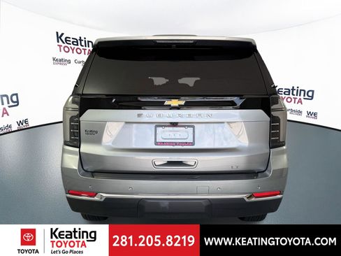Used 2025 Chevrolet Suburban LT w/ Comfort Package RWD image 6
