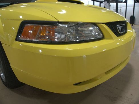 Used 2001 Ford Mustang GT RWD image 9