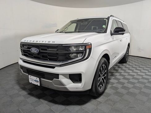 Certified 2025 Ford Expedition Max Platinum AWD/4WD image 4