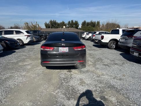 Used 2018 Kia Optima LX image 7