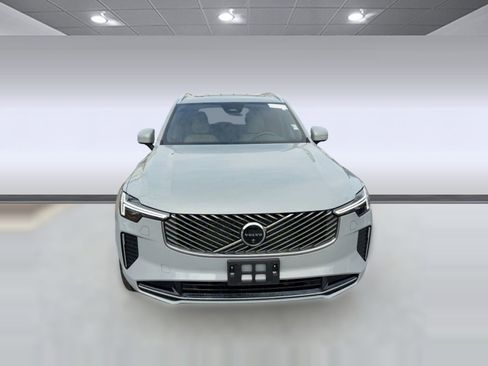 Certified 2025 Volvo XC90 B5 Plus image 6