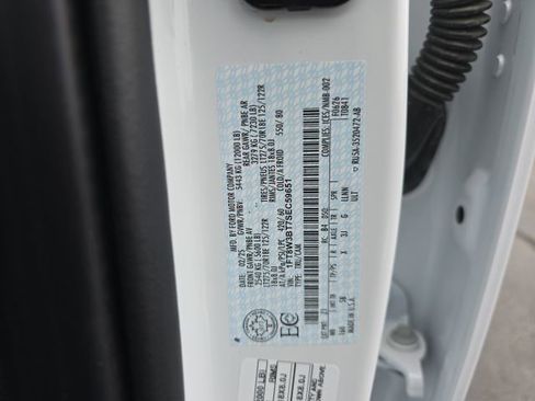 Certified 2025 Ford F350 Lariat image 27