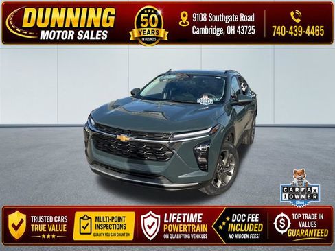 Used 2025 Chevrolet Trax LT FWD image 1