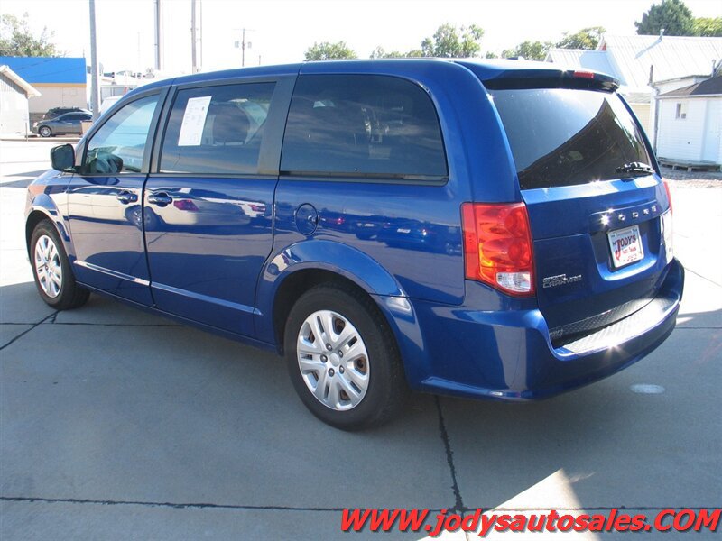 Used 2018 Dodge Grand Caravan SE w/ UConnect Hands-Free Group FWD image 27
