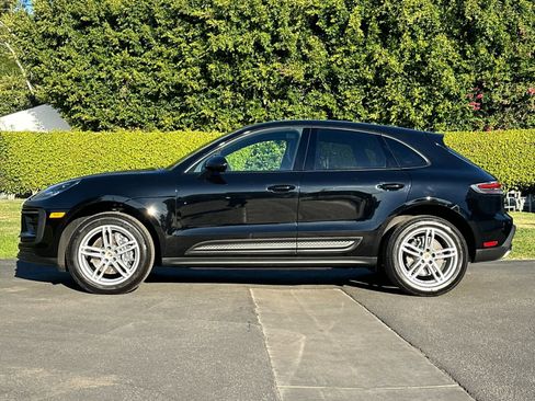 Used 2025 Porsche Macan image 2