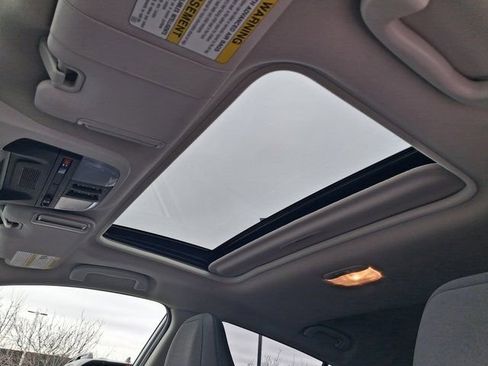 Used 2025 Subaru Crosstrek 2.0i Premium image 27