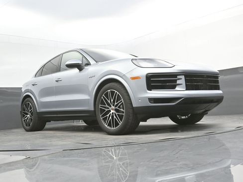 New 2026 Porsche Cayenne E-Hybrid Coupe image 36