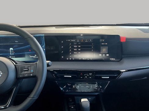 New 2026 Nissan Kicks SR w/ SR Premium Package FWD image 6