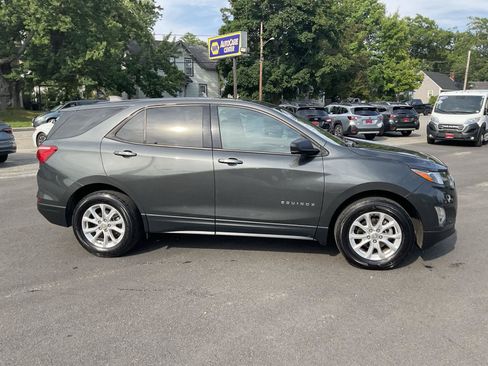 Used 2019 Chevrolet Equinox LS AWD/4WD image 6