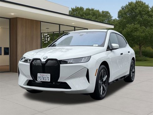 Used 2026 BMW iX xDrive45 image 2