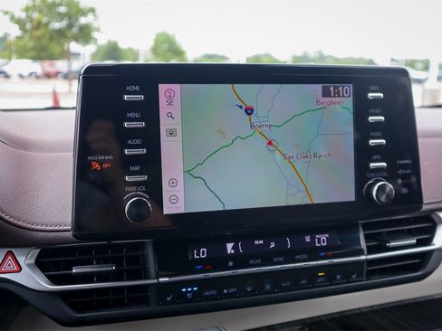 Used 2023 Toyota Sienna Platinum image 15