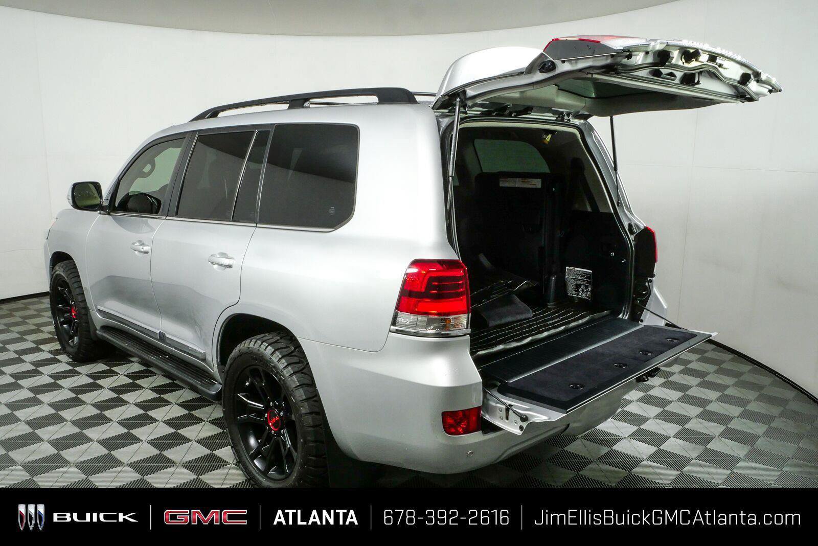 Used 2017 Toyota Land Cruiser AWD/4WD image 37
