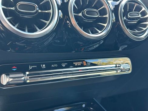 Used 2025 Mercedes-Benz GLA 250 4MATIC image 25