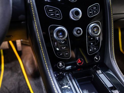 Used 2016 Aston Martin V12 Vantage S image 38