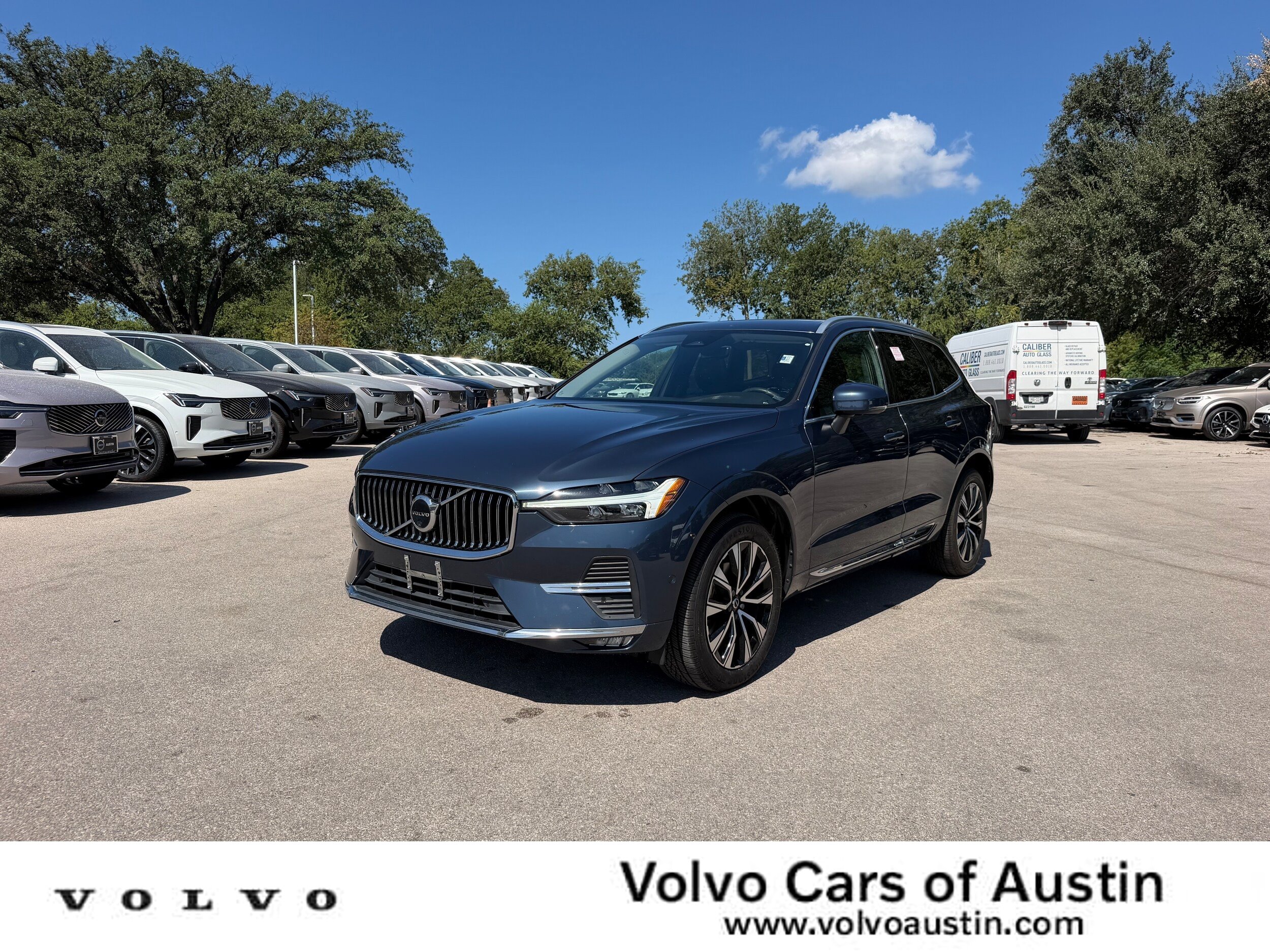 Used 2023 Volvo XC60 B5 Plus FWD image 1