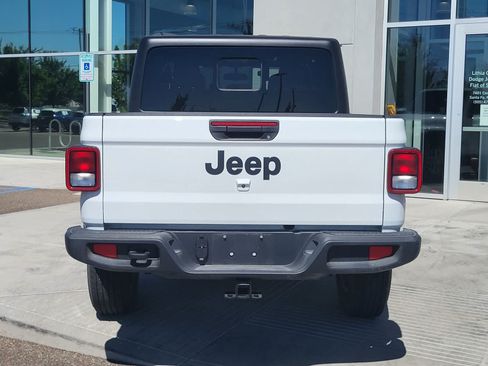 Used 2023 Jeep Gladiator Sport AWD/4WD image 6