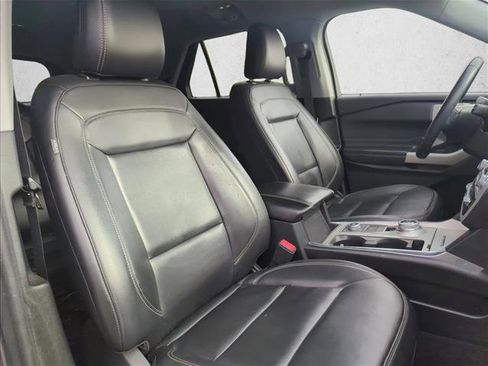 Used 2023 Ford Explorer XLT w/ Equipment Group 202A image 25