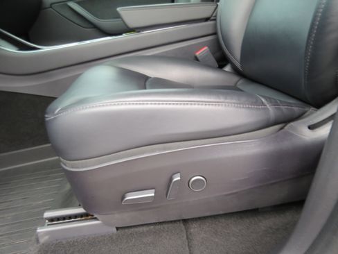 Used 2021 Tesla Model Y Long Range image 15