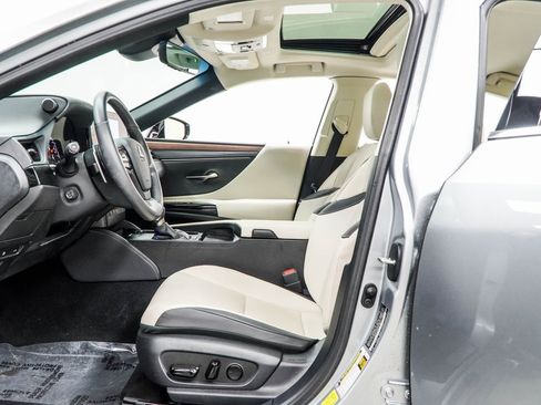 Used 2024 Lexus ES 350 w/ Premium Package image 40