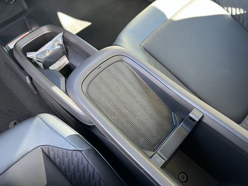 New 2026 Nissan Leaf Platinum+ w/ Cargo Package (Platinum+) image 23