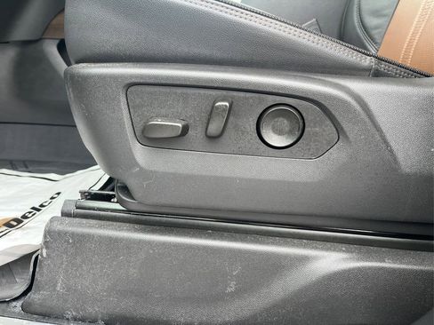 Used 2025 Chevrolet Silverado 1500 High Country image 19