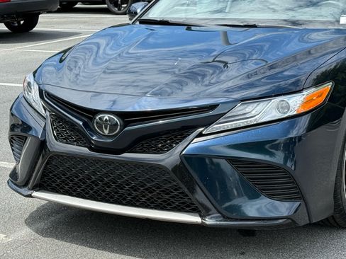 Used 2020 Toyota Camry XSE FWD image 9