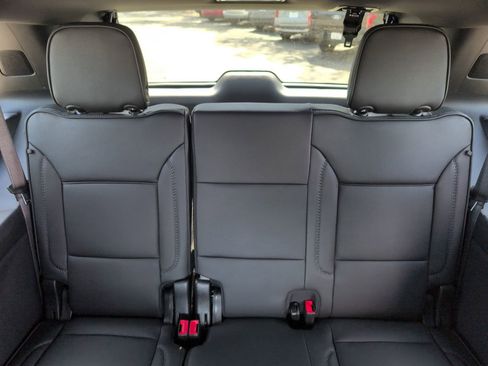 New 2026 GMC Yukon Denali w/ Denali Reserve Package AWD/4WD image 32