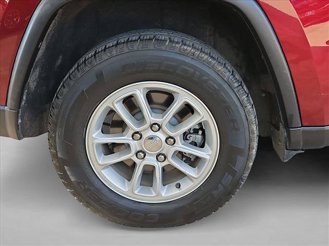 Used 2018 Jeep Grand Cherokee Laredo RWD image 24