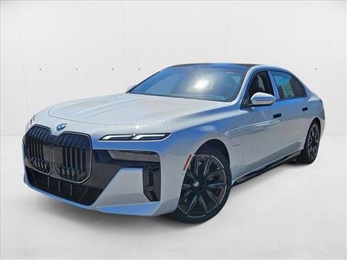 Used 2026 BMW 750e xDrive w/ Premium Package image 1