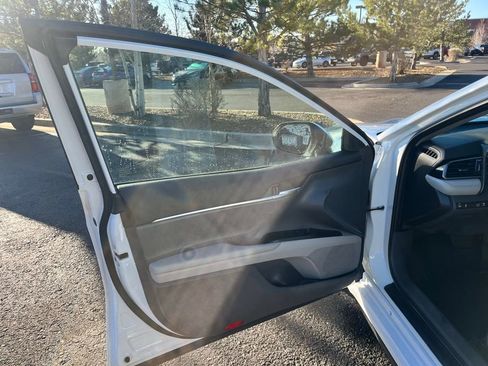 Used 2024 Toyota Camry SE w/ Blackout Package (TMS) image 15