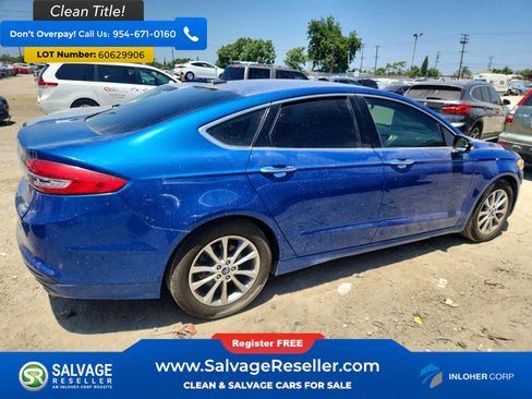 Used 2017 Ford Fusion SE w/ Fusion SE Technology Package FWD image 4