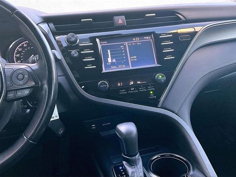 Certified 2019 Toyota Camry SE image 8