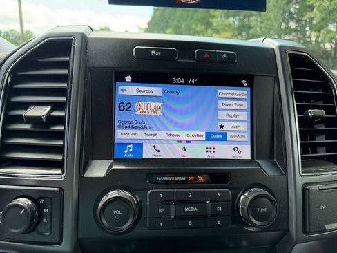 Used 2019 Ford F150 XLT w/ Equipment Group 302A Luxury AWD/4WD image 17