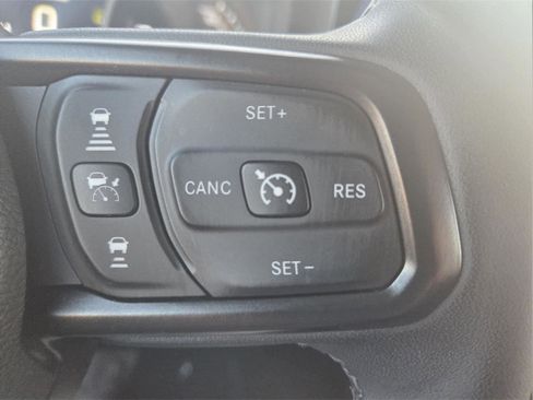 Used 2025 Jeep Wrangler Willys image 47