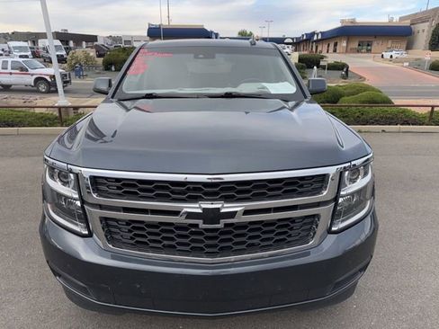 Used 2020 Chevrolet Suburban LT w/ Luxury Package image 2