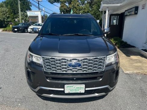 Used 2018 Ford Explorer Platinum image 2