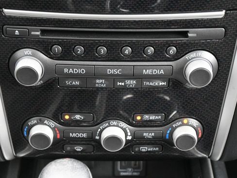 Used 2020 Nissan Pathfinder SL AWD/4WD image 21