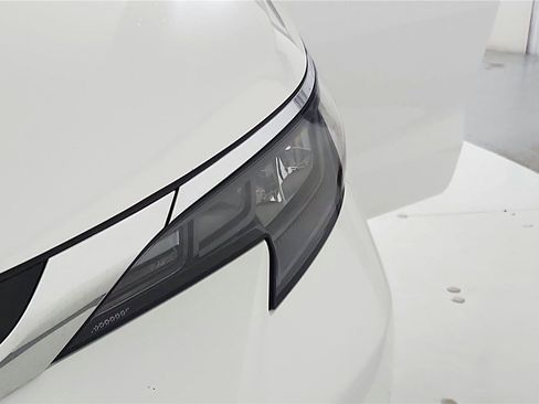 Used 2024 Toyota Sienna LE image 46